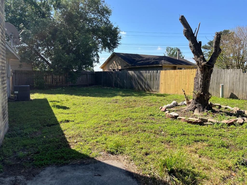 10603 Village Trail Drive, Houston, Texas image 15