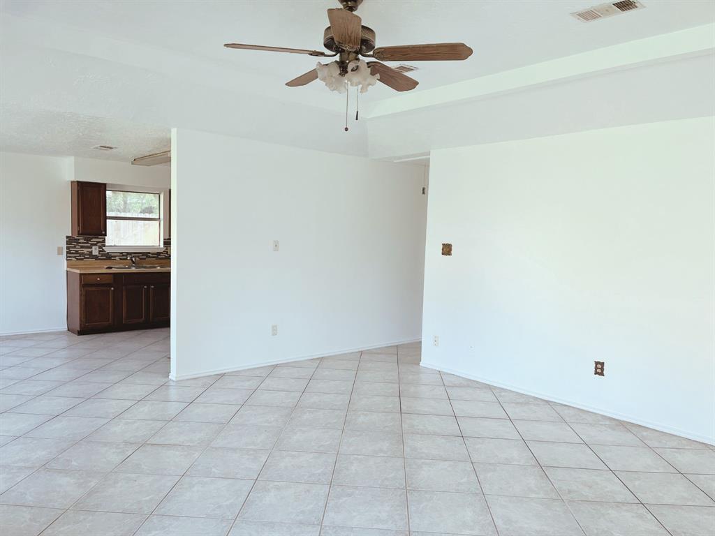 10603 Village Trail Drive, Houston, Texas image 4