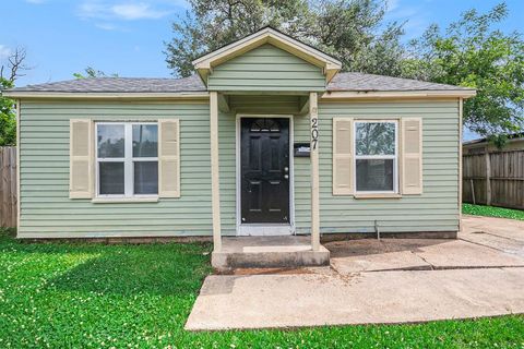 Photo of 207 Calvin Street, Pasadena, TX 77506 (MLS # 38190235)