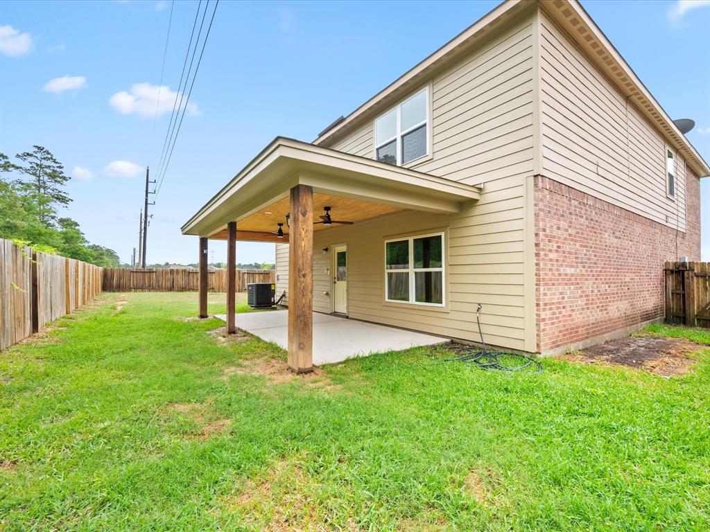 8843 Leclaire Meadow Drive, Humble, Texas image 18