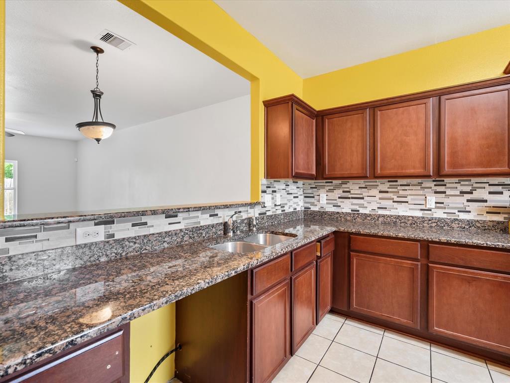 8843 Leclaire Meadow Drive, Humble, Texas image 5