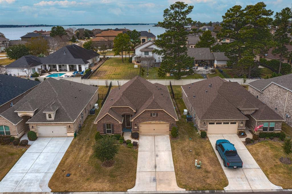 5717 Lakeside Villas Court, Conroe, Texas image 2