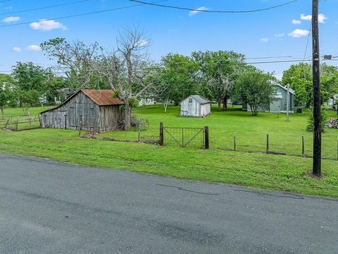 A home in Schulenburg