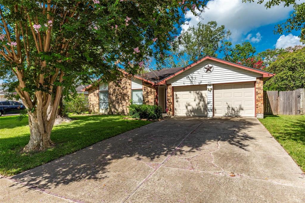 701 Landing Boulevard, League City, Texas image 3