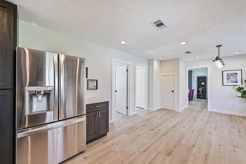 1201 Shady Oak Lane, Dickinson, Texas image 17