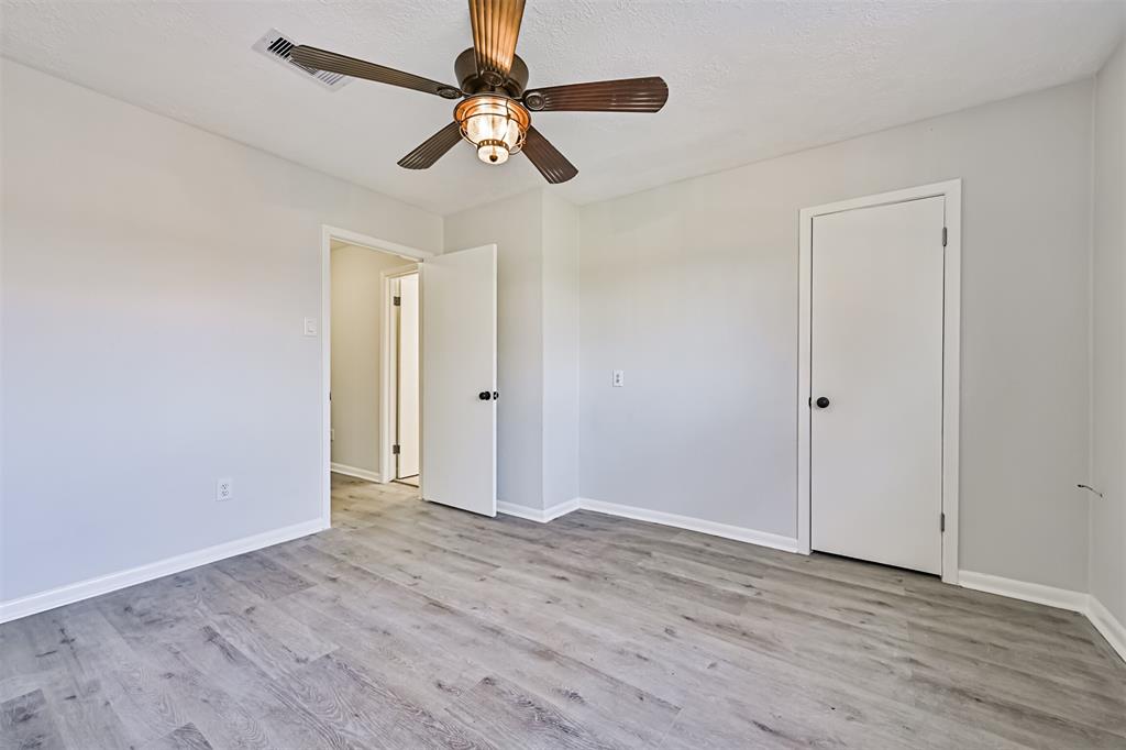 1201 Shady Oak Lane, Dickinson, Texas image 29
