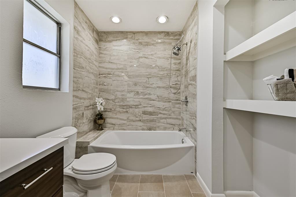 1201 Shady Oak Lane, Dickinson, Texas image 31
