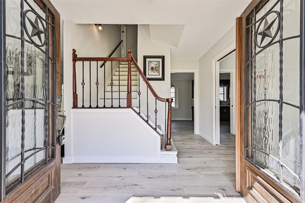 1201 Shady Oak Lane, Dickinson, Texas image 3