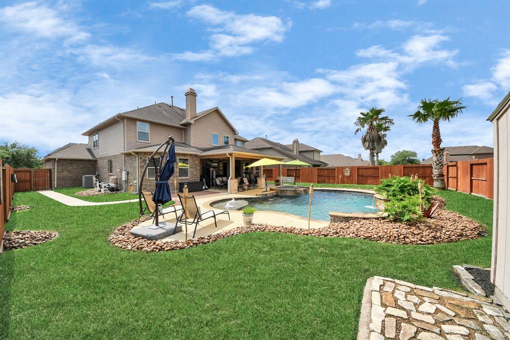 745 Somerset Landing Lane, League City, Texas image 9
