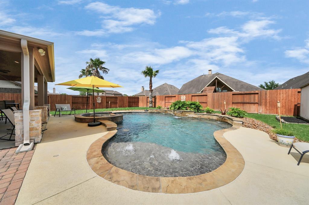 745 Somerset Landing Lane, League City, Texas image 8