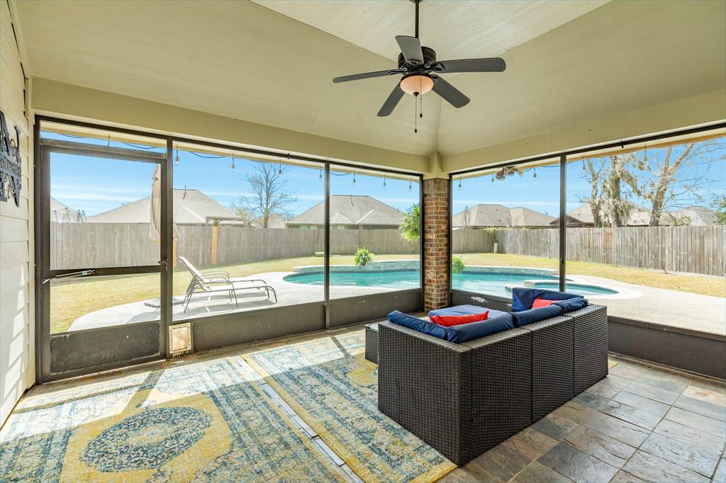 105 Jay Court, Richwood, Texas image 6