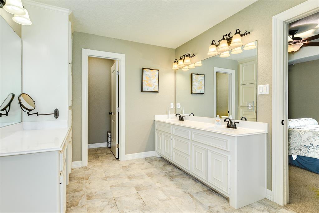 105 Jay Court, Richwood, Texas image 15