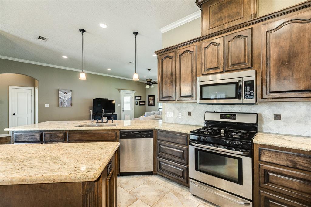105 Jay Court, Richwood, Texas image 13