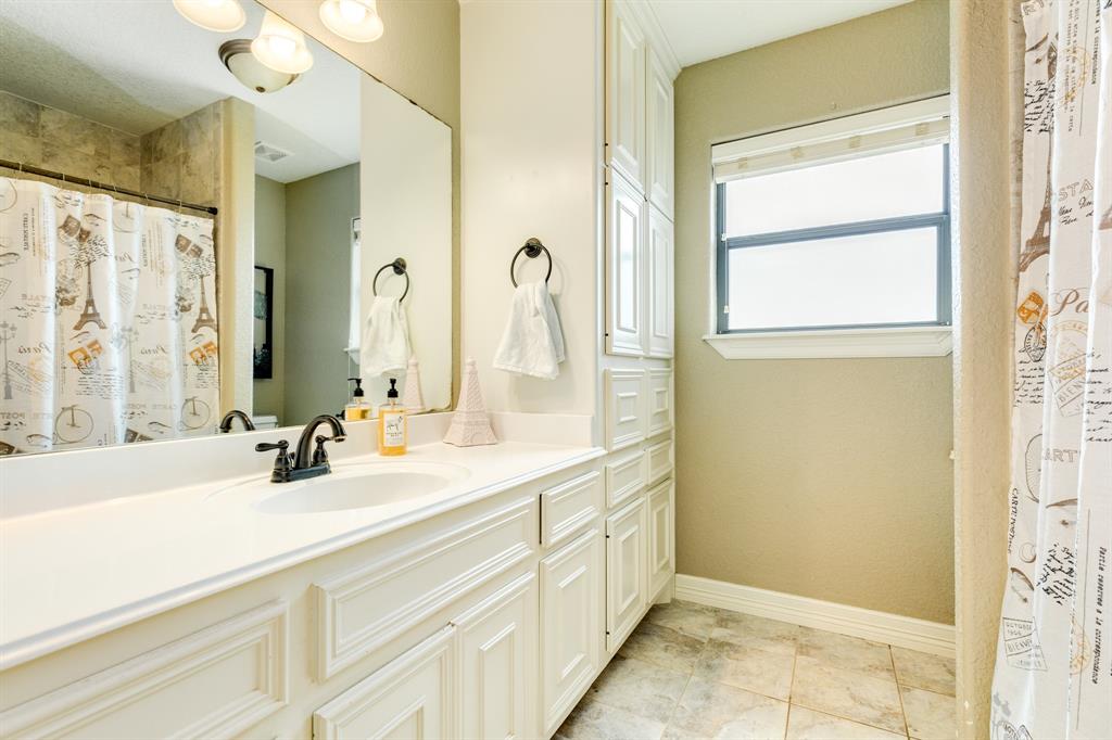 105 Jay Court, Richwood, Texas image 20