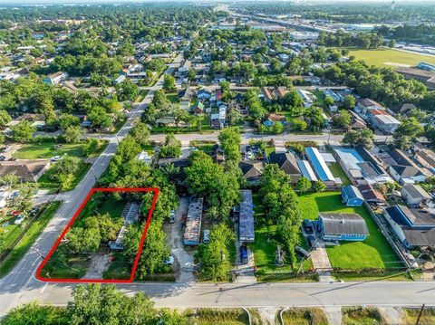 Photo of 719 Manor Street, Houston, TX 77015 (MLS # 90450007)