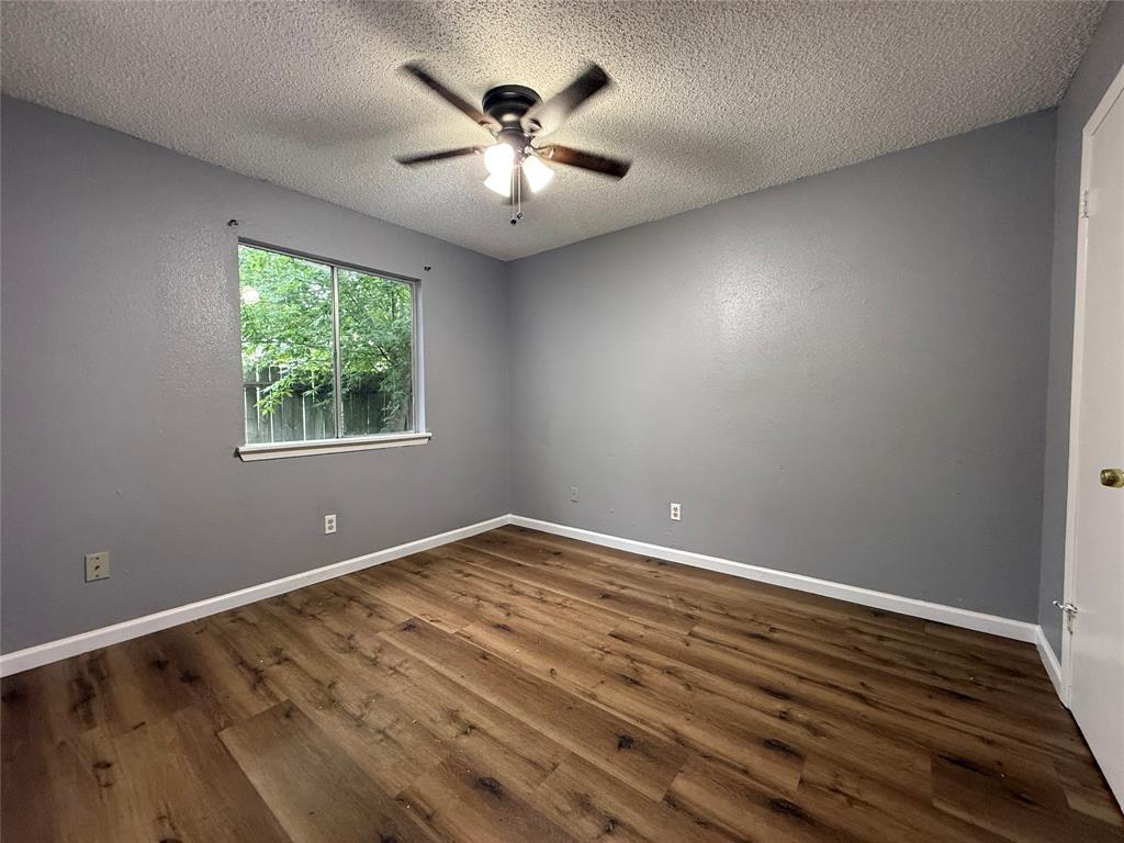 8715 Belle Glen Drive, Houston, Texas image 5