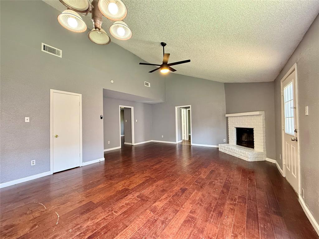 8715 Belle Glen Drive, Houston, Texas image 2