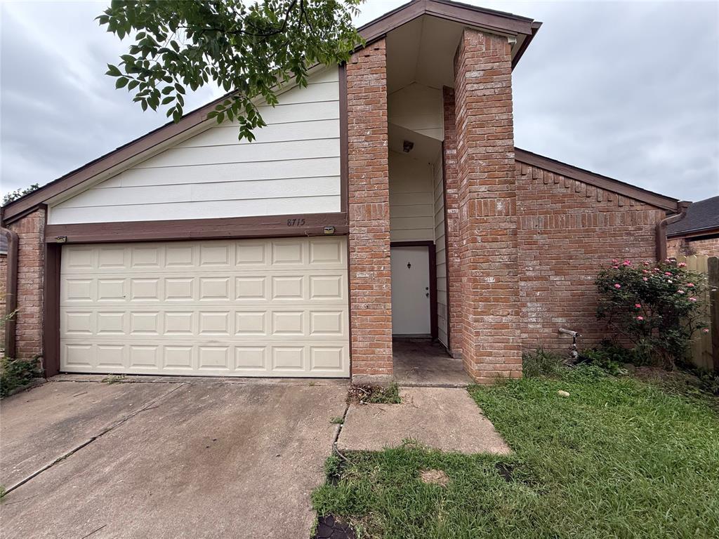 8715 Belle Glen Drive, Houston, Texas image 3