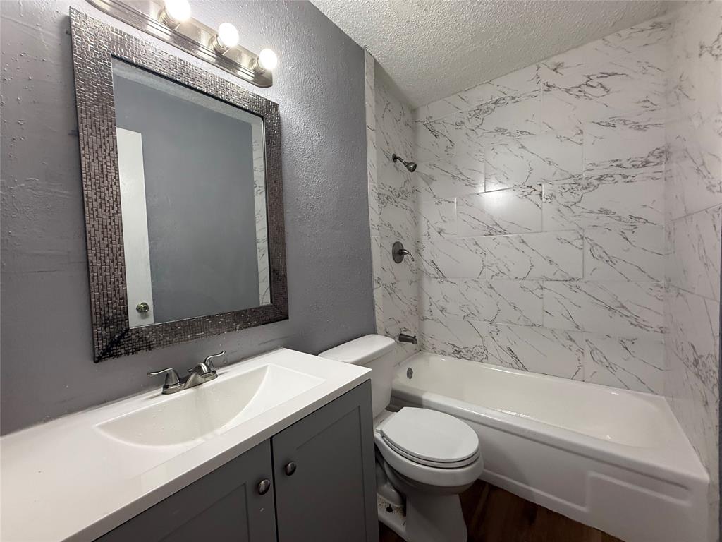 8715 Belle Glen Drive, Houston, Texas image 4