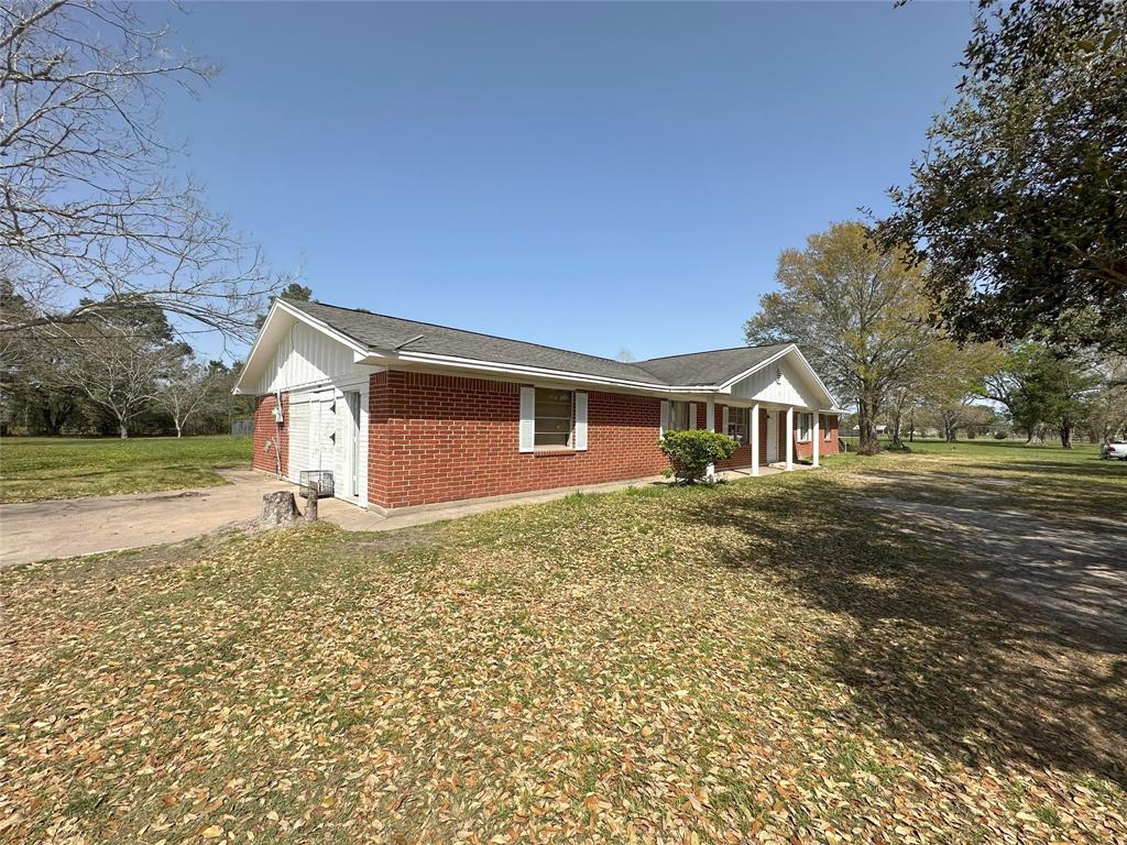 1045 Cook Road, Winnie, Texas image 3
