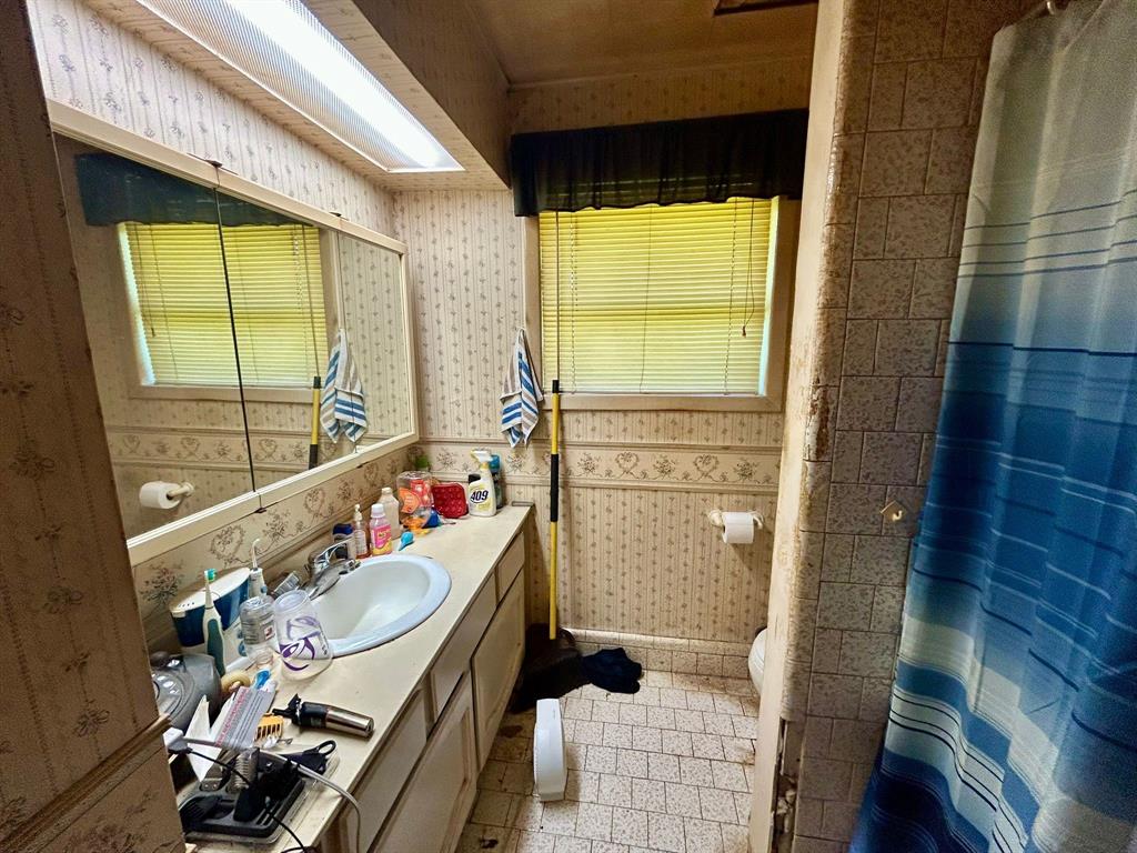 706 Redondo Drive, Houston, Texas image 23