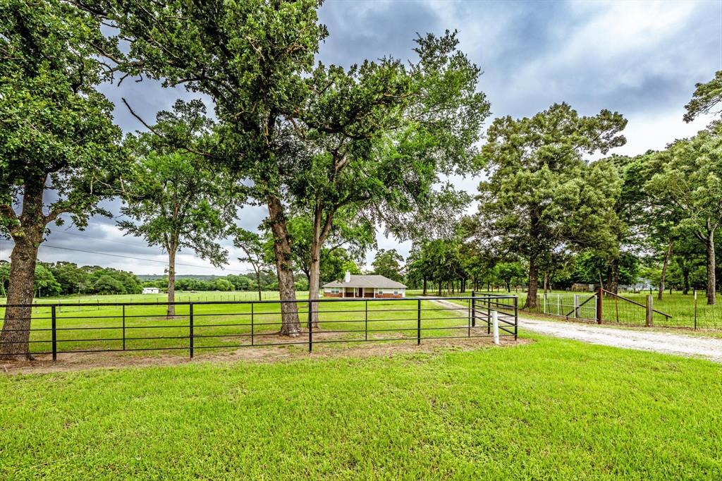 218 Rosenwall Road, Huntsville, Texas image 3