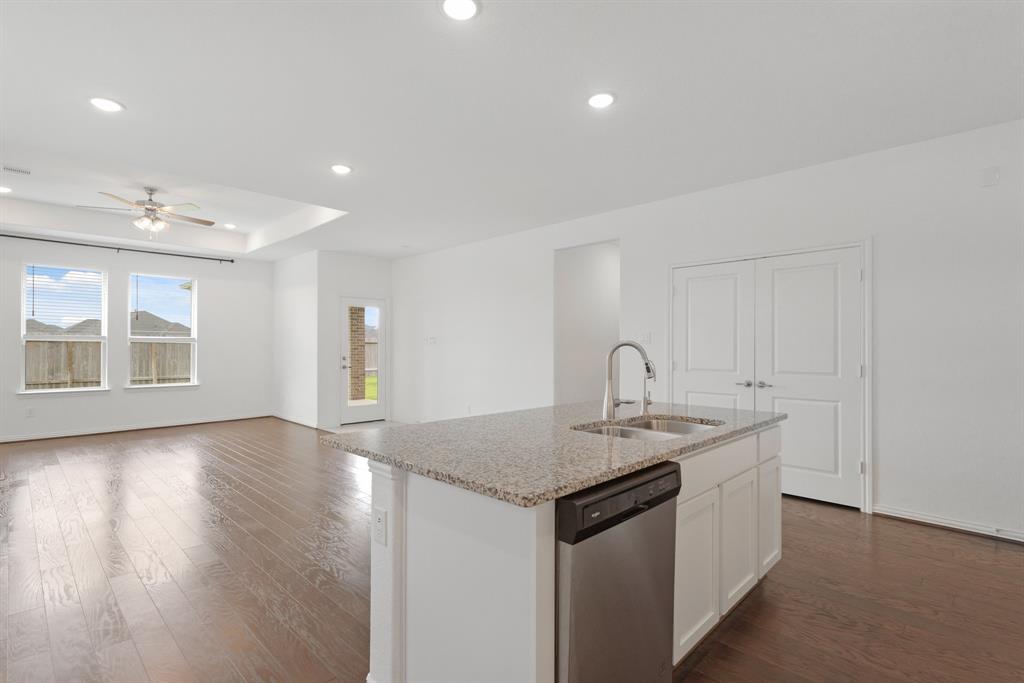 7919 Chantilly Manor, Fulshear, Texas image 10