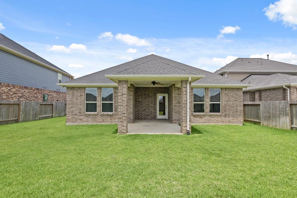 7919 Chantilly Manor, Fulshear, Texas image 2