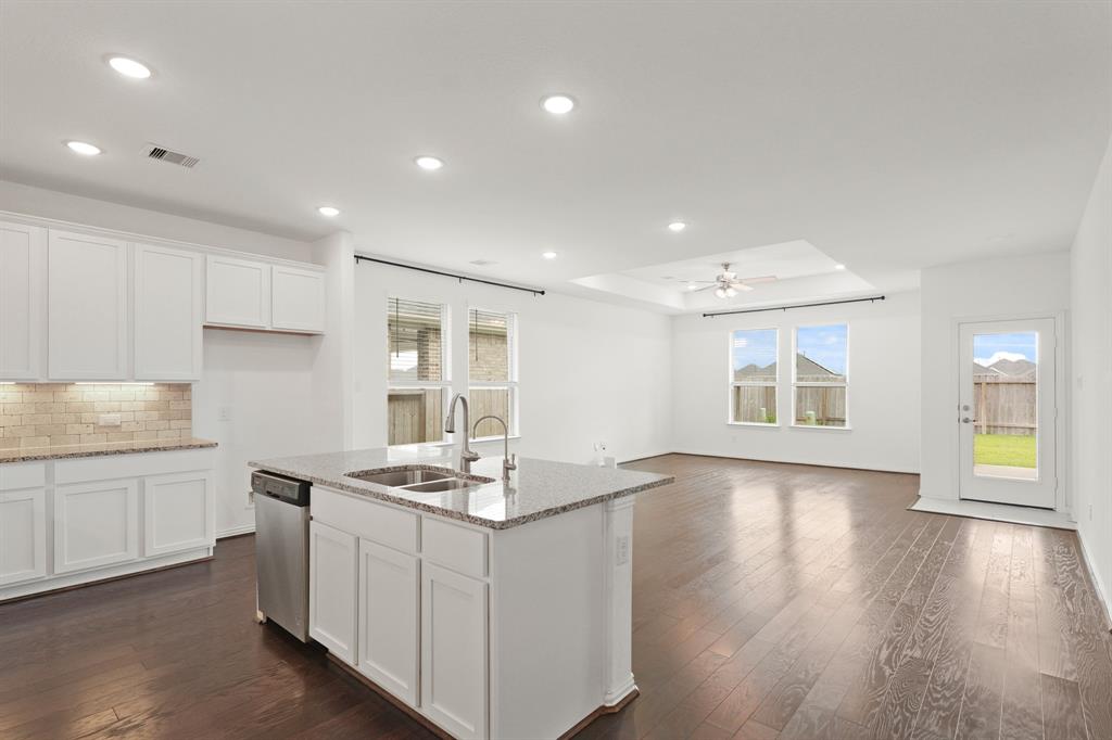 7919 Chantilly Manor, Fulshear, Texas image 11