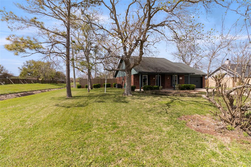 430 Walnut Street, Lake Jackson, Texas image 28