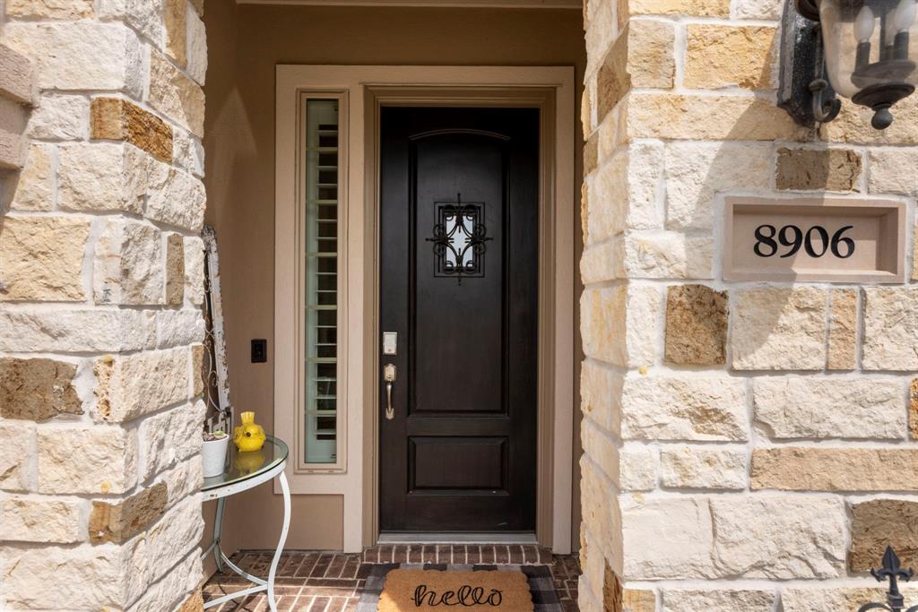 8906 Stonebriar Creek Crossing, Tomball, Texas image 4