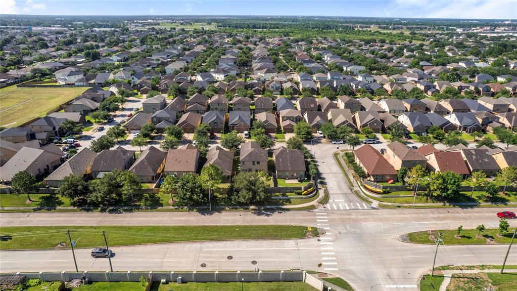 9307 Fuqua Ridge Lane, Houston, Texas image 27