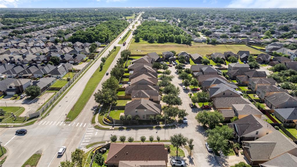 9307 Fuqua Ridge Lane, Houston, Texas image 29