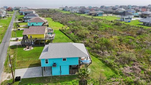 Single Family Residence in Crystal Beach TX 983 Sand Dune Drive 1.jpg