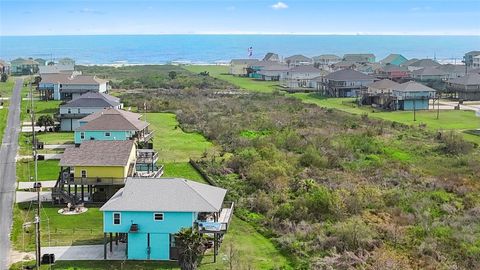 Single Family Residence in Crystal Beach TX 983 Sand Dune Drive 3.jpg