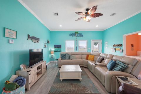 Single Family Residence in Crystal Beach TX 983 Sand Dune Drive 27.jpg