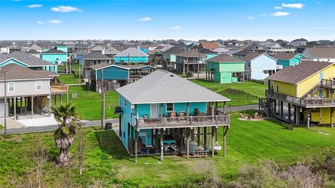 Single Family Residence in Crystal Beach TX 983 Sand Dune Drive 10.jpg