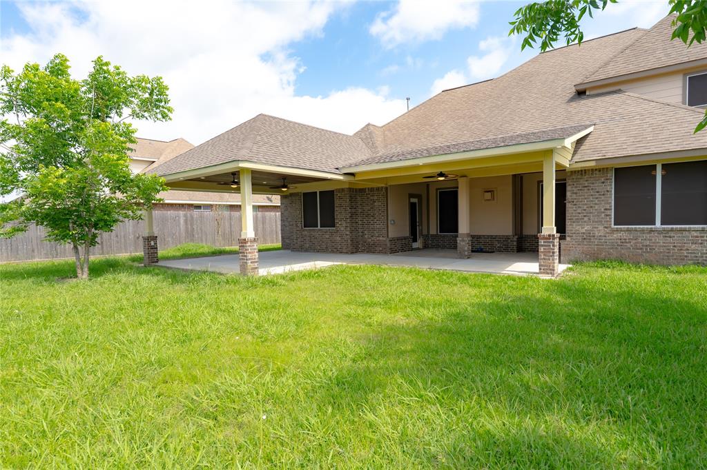 14006 Martinique Lane, Mont Belvieu, Texas image 7