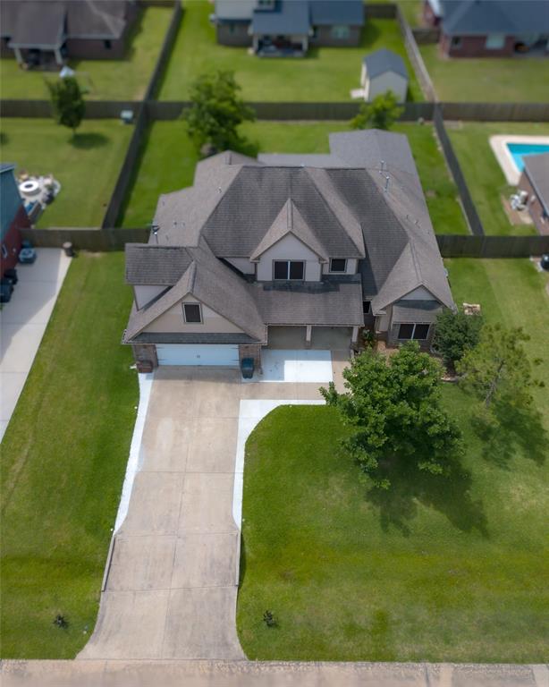 14006 Martinique Lane, Mont Belvieu, Texas image 4