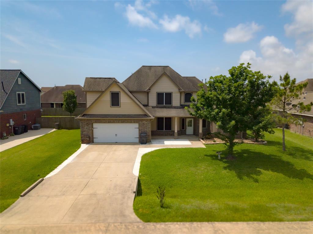 14006 Martinique Lane, Mont Belvieu, Texas image 1