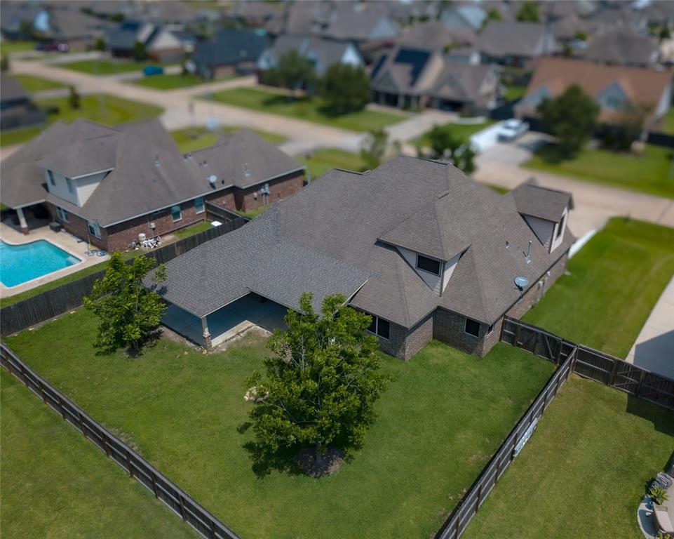 14006 Martinique Lane, Mont Belvieu, Texas image 6