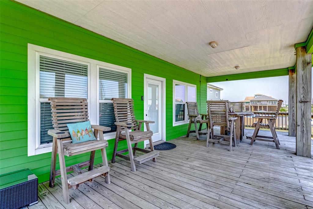 877 Palmetto Drive, Crystal Beach, Texas image 14