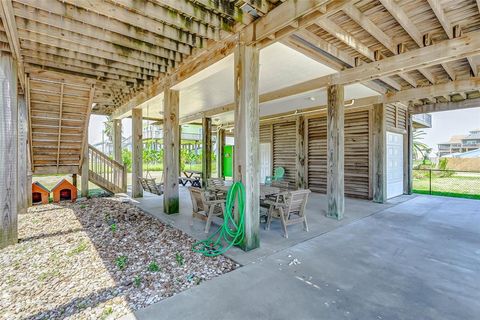 A home in Crystal Beach