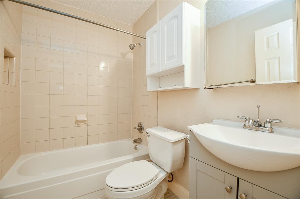 3920 Frontier Drive, Sugar Land, Texas image 27