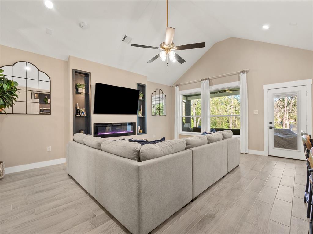 12077 Mustang Avenue, Willis, Texas image 8