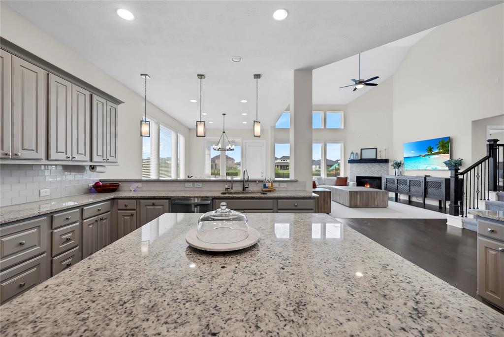 437 Ripple Edge Court, Katy, Texas image 26
