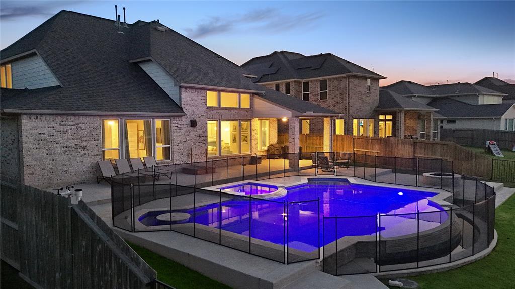 437 Ripple Edge Court, Katy, Texas image 13