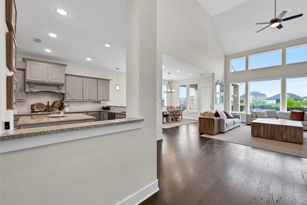 437 Ripple Edge Court, Katy, Texas image 14