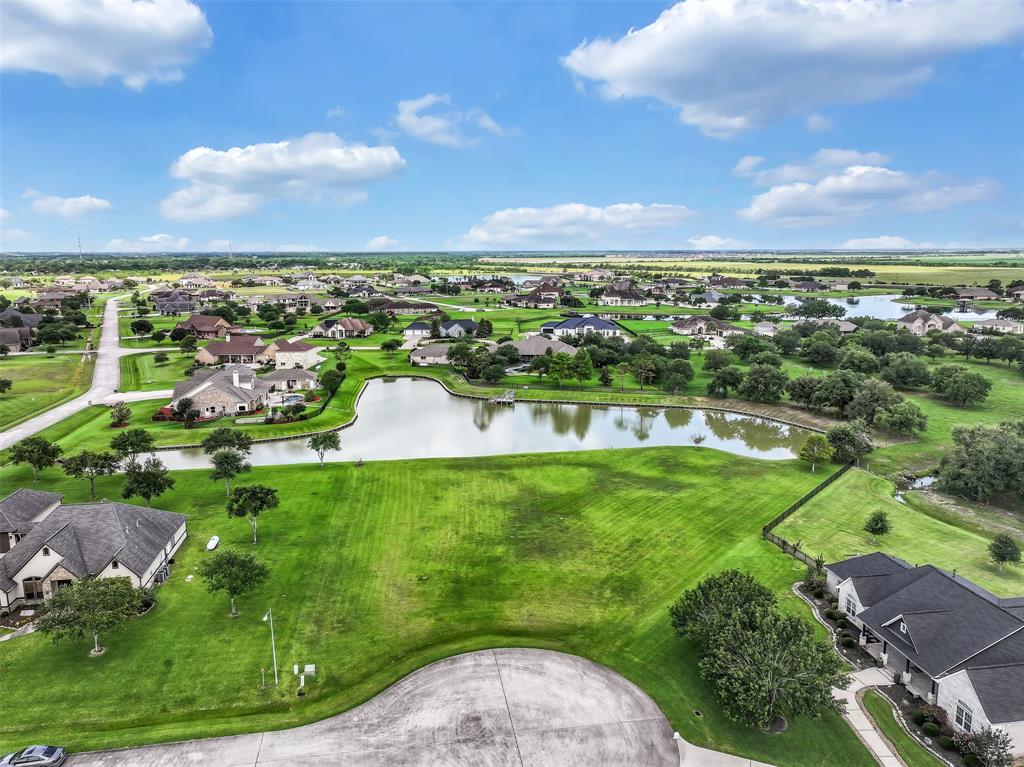 401 Pine View, Dickinson, Texas image 1