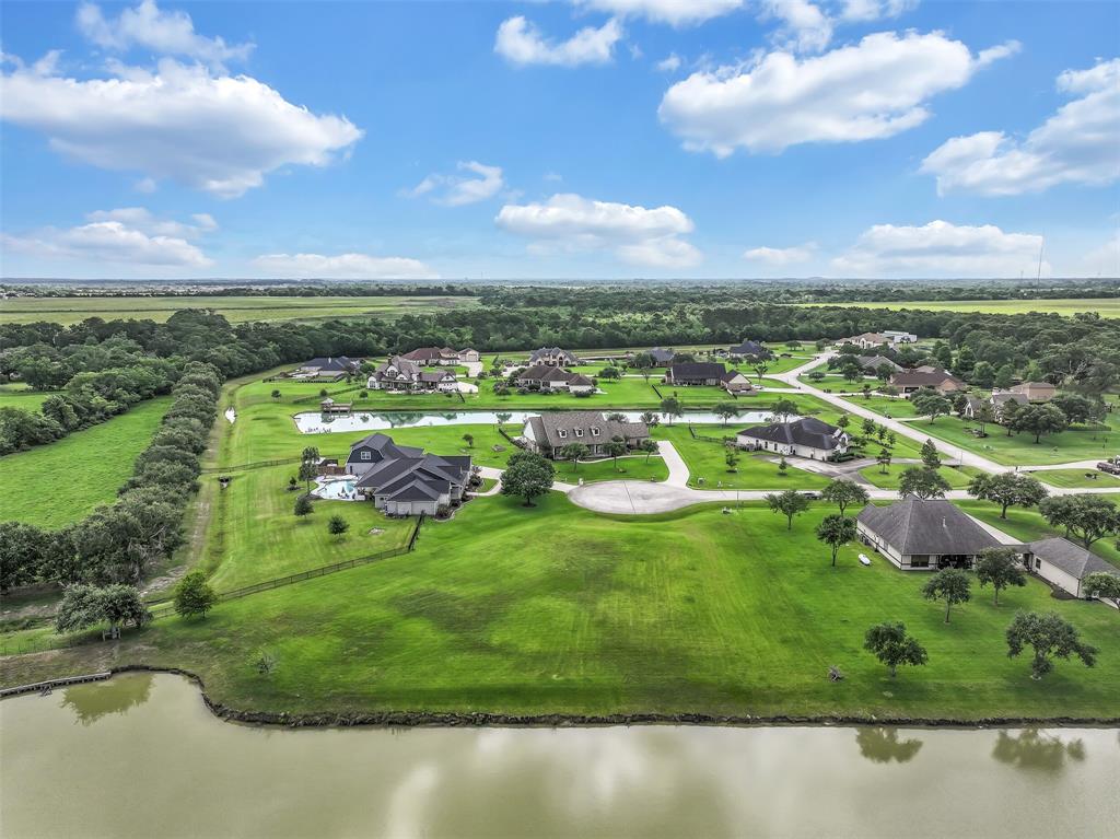 401 Pine View, Dickinson, Texas image 2